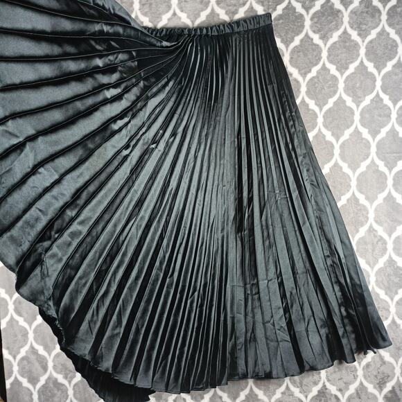 Woolworths Skirt Womens 14 Black Pleated Satin Look Polyester Elastic Waist Goth - Picture 7 of 11